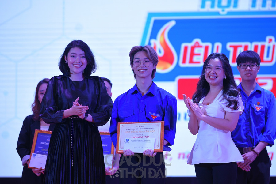 Giải nhì thuộc về bạn Lý Bảo Linh - Chi đoàn K10PR5.