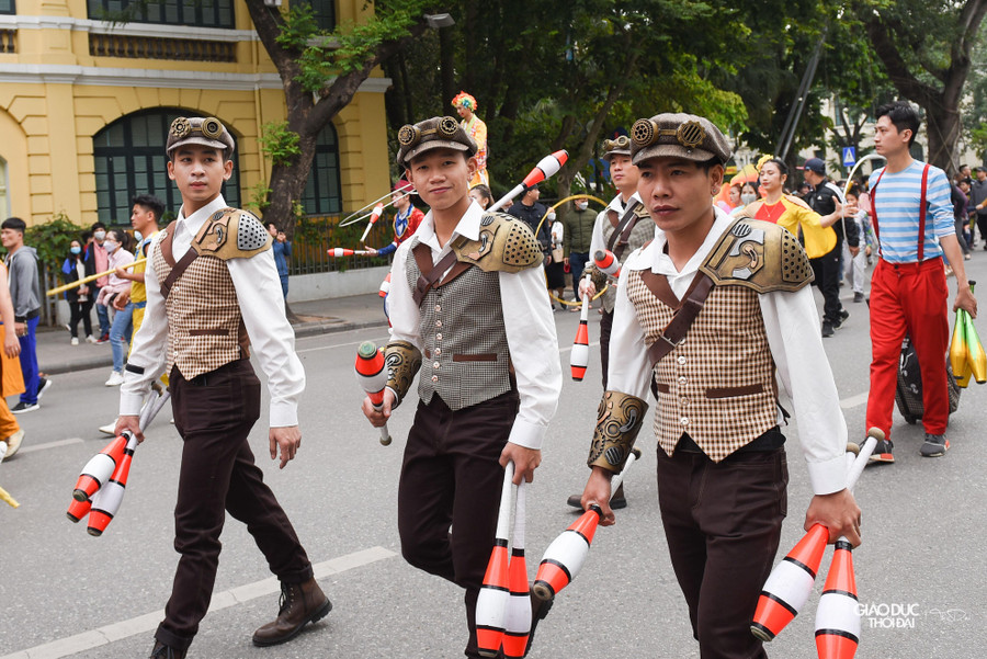 Liên hoan Xiếc quốc tế đã được tổ chức nhiều lần tại Việt Nam và tạo nên thương hiệu riêng, thu hút sự quan tâm đặc biệt của công chúng.