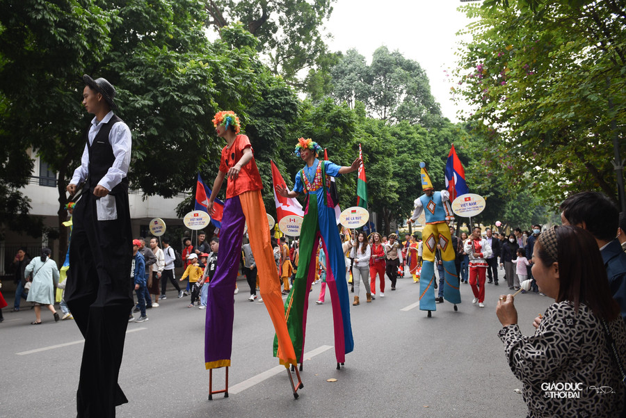 Liên hoan Xiếc quốc tế 2022 bắt đầu từ ngày 2/12 đến ngày 7/12 tại Rạp Xiếc Trung ương (67-69 Trần Nhân Tông, quận Hai Bà Trưng, Hà Nội).