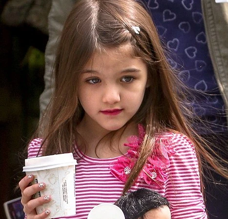 Ngắm Suri Cruise sành điệu