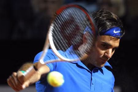 Federer thẳng tiến, Andy Murray gây thất vọng