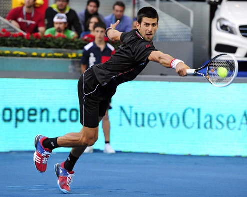 Djokovic thẳng tiến vào vòng 3 giải Madrid Masters