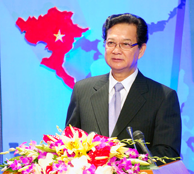 Thủ tướng Nguyễn Tấn Dũng: Dự án phóng vệ tinh VINASAT1 và VINASAT2 có ý nghĩa chính trị và kinh tế - xã hội to lớn, thể hiện chủ quyền quốc gia Việt Nam trong không gian, góp phần nâng cao hình ảnh của Việt Nam trên trường quốc tế. - Ảnh: VGP