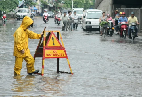 Mưa đầu mùa - phép thử chống ngập với HN?