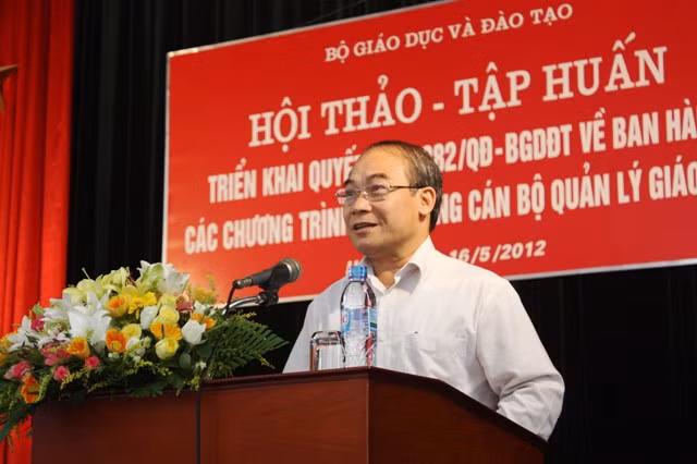 Thiết kế chương trình bồi dưỡng CBQLGD theo hướng mở