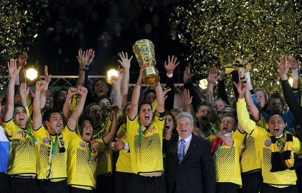 Dortmund giành cúp quốc gia trong trận mưa bàn thắng ảnh 4 Dortmund giành cúp quốc gia trong trận mưa bàn thắng ảnh 4