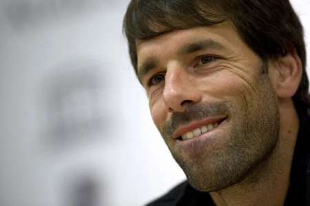 Van Nistelrooy giã từ sự nghiệp thi đấu