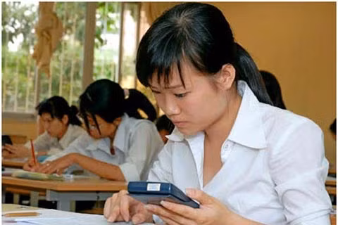 Các loại máy tính cầm tay được đem vào phòng thi