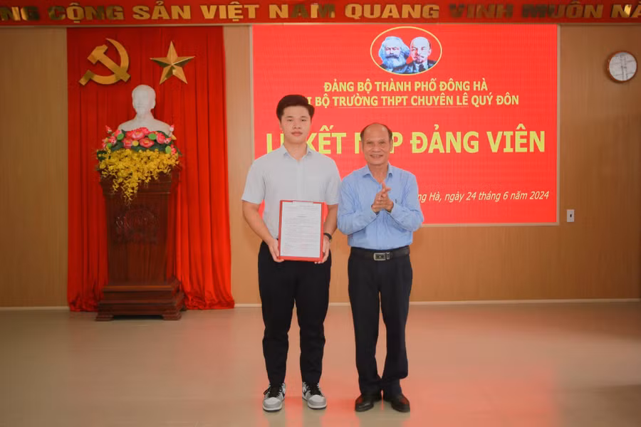 Đây là những đoàn viên ưu tú, đạt được nhiều thành tích nổi bật và đóng góp cho các hoạt động của nhà trường.