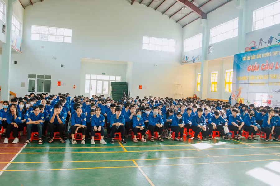 Các đoàn viên, thanh niên được phổ biến kiến thức về pháp luật.