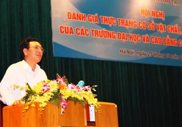 Làm thế nào khai thác tối đa CSVC, thiết bị đào tạo ĐH ảnh 3 Bộ trưởng Bộ GD&ĐT Phạm Vũ Luận phát biểu chỉ đạo. Ảnh: gdtd.vn