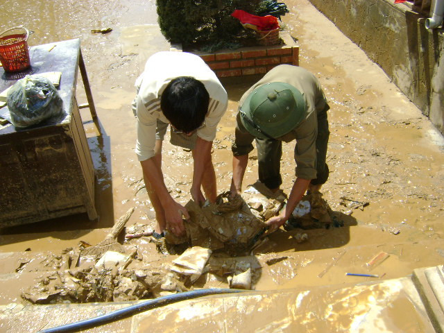 &quot;Hậu lũ&quot; tại một trường tiểu học ảnh 4