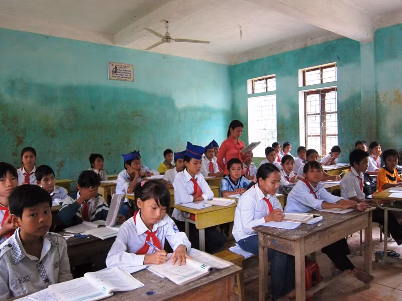 Vệt nước ngập vẫn còn in trên tường