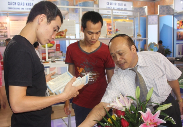 Triển lãm thành tựu kinh tế-xã hội Việt Nam và Thăng Long-Hà Nội 2010 ảnh 4