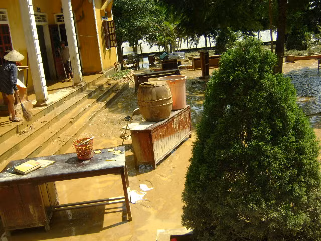 "Hậu lũ" tại một trường tiểu học ảnh 3