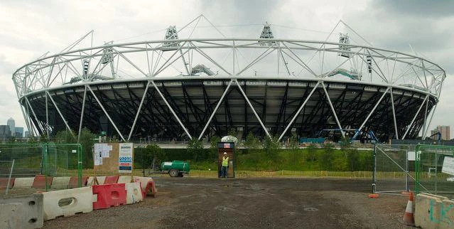 Tottenham và West Ham tranh nhau sân vận động