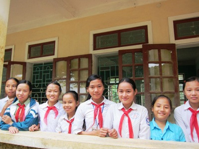 Nụ cười học sinh sau lũ Nụ cười học sinh sau lũ