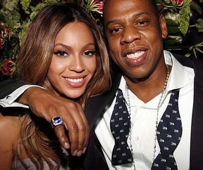 Beyonce mang thai đứa con đầu lòng