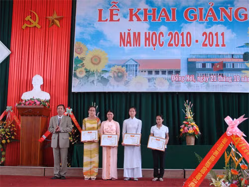 Trường ĐH Quảng Bình khai giảng năm học 2010 - 2011