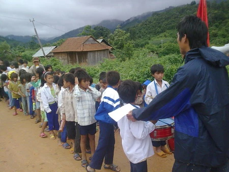 Chuyện học trên &quot;ốc đảo&quot; Kon Pne