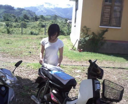 Cô Lê phơi giáo án