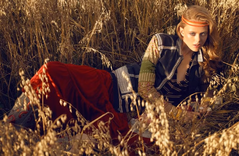 Frida Gustavsson xinh đẹp trong trang phục Bohemian ảnh 1