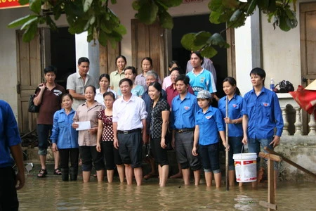 Chung sức &quot;thương về miền Trung&quot;