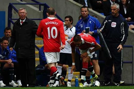 Mourinho dự đoán Rooney sẽ tiếp tục ở lại Man United