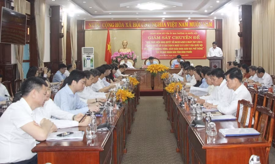 Quang cảnh buổi làm việc.