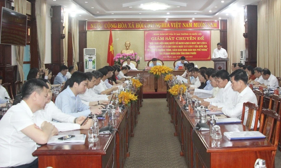 Quang cảnh buổi làm việc.