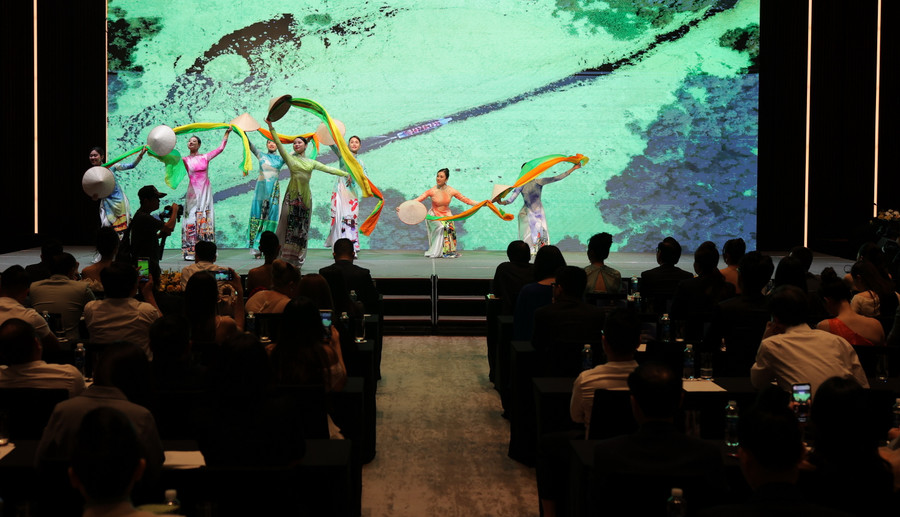 Văn nghệ chào mừng. Văn nghệ chào mừng.