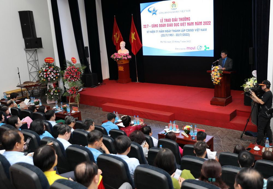 Toàn cảnh buổi lễ trao thưởng.