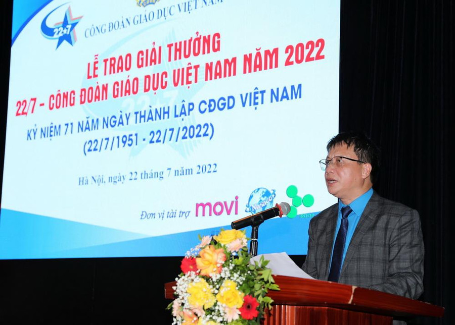 TS Nguyễn Ngọc Ân – Chủ tịch Công đoàn Giáo dục Việt Nam phát biểu tại buổi lễ.