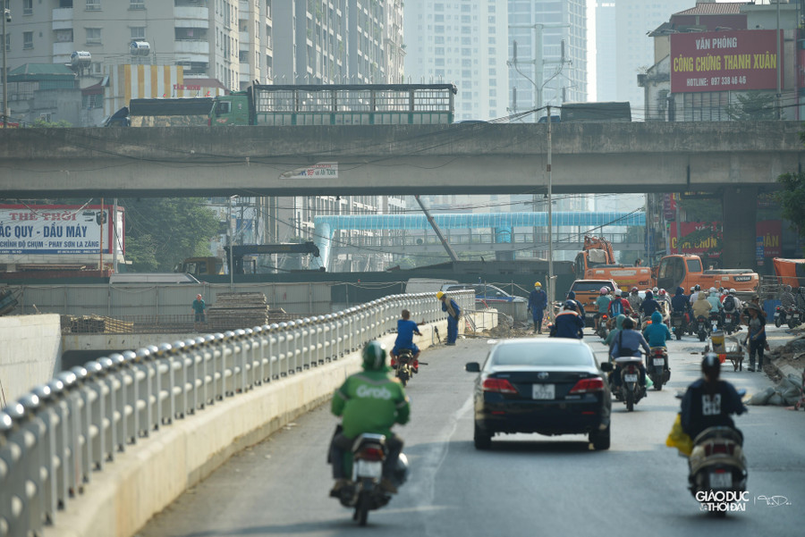 Sau khi 3 đốt hầm chính được đúc đổ xong, mặt bằng bên trên nút giao Lê Văn Lương - Tố Hữu - Vành Đai 3 đã được lấp đất hoàn trả, mặt bằng được thảm lại để Ban Quản lý dự án Đầu tư xây dựng công trình giao thông Hà Nội (chủ đầu tư) và Sở GTVT tổ chức, phân luồng giao thông phục vụ đi lại của người dân.