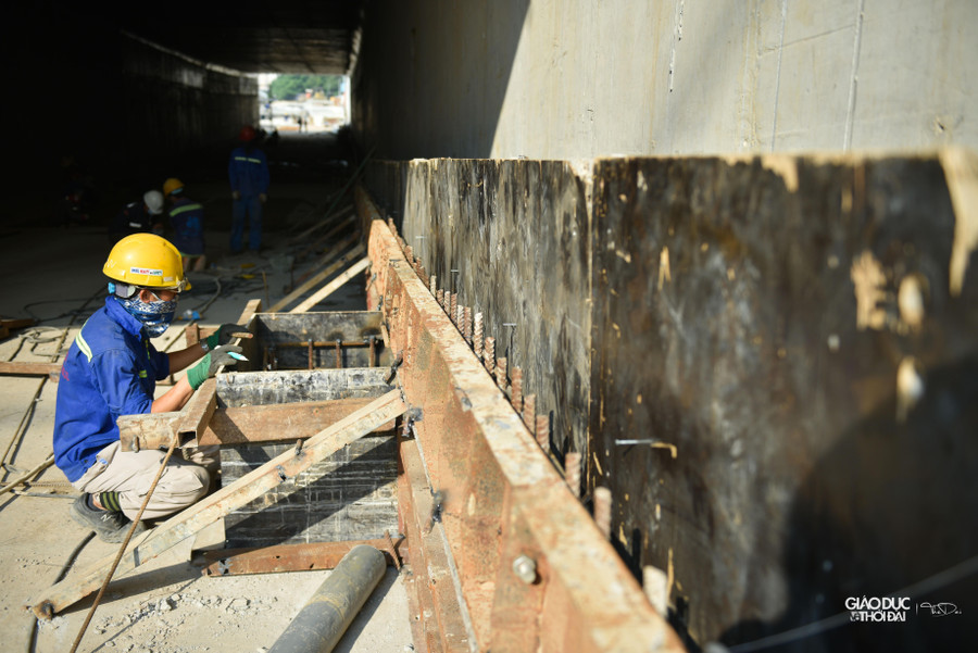 Theo tiến độ, hầm chui Lê Văn Lương sẽ thông xe vào đúng dịp Hà Nội kỷ niệm ngày Giải phóng Thủ đô (10/10/2022).