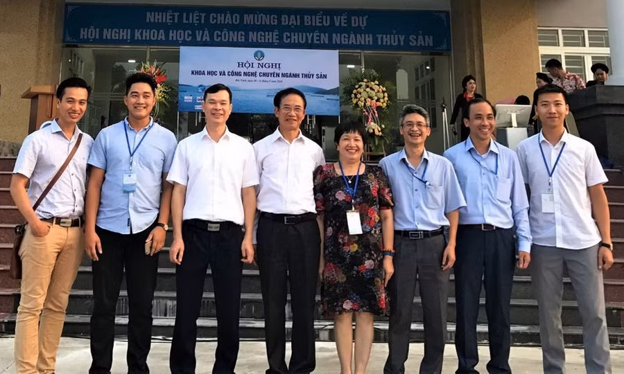 Anh Vũ thường xuyên tham gia các hội nghị, hội thảo chuyên ngành để mở mang tri thức