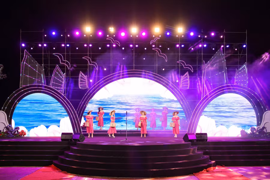 Phần trình diễn được nhiều khán giả tán dương.