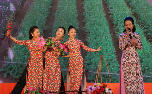 Văn nghệ mừng Hội báo toàn quốc 2018 thành công tốt đẹp Văn nghệ mừng Hội báo toàn quốc 2018 thành công tốt đẹp