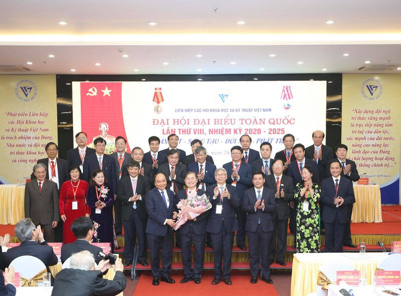 Tiến sĩ Phan Xuân Dũng trở thành Tân Chủ tịch Liên hiệp Hội Việt Nam với 100% thành viên biểu quyết tán thành Tiến sĩ Phan Xuân Dũng trở thành Tân Chủ tịch Liên hiệp Hội Việt Nam với 100% thành viên biểu quyết tán thành