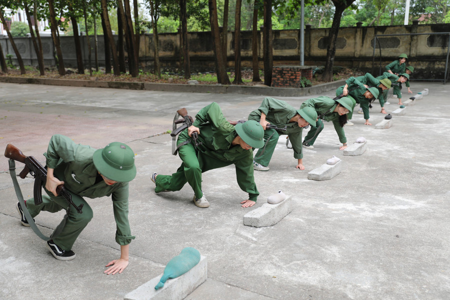 Lý thuyết và thực hành được các giáo viên tận tình hướng dẫn.