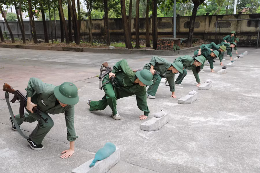 Lý thuyết và thực hành được các giáo viên tận tình hướng dẫn.