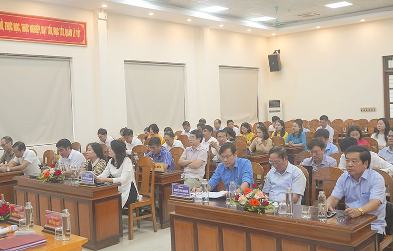 Cán bộ nhà giáo tham gia Hội nghị Ban chấp hành Công đoàn ngành Giáo dục. Cán bộ nhà giáo tham gia Hội nghị Ban chấp hành Công đoàn ngành Giáo dục.