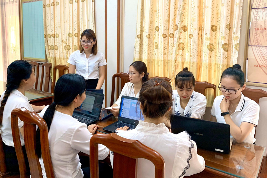 Giáo viên của Trường Tiểu học Hải Cường thảo luận về dạy học Chương trình GDPT 2018 Giáo viên của Trường Tiểu học Hải Cường thảo luận về dạy học Chương trình GDPT 2018