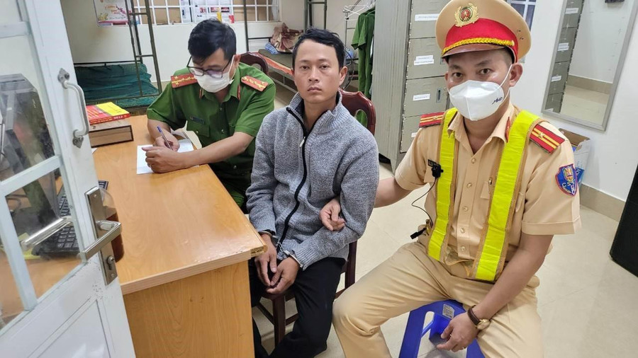 Đối tượng Lê Văn Nghĩa tại cơ quan công an (ảnh: SĐ). Đối tượng Lê Văn Nghĩa tại cơ quan công an (ảnh: SĐ).