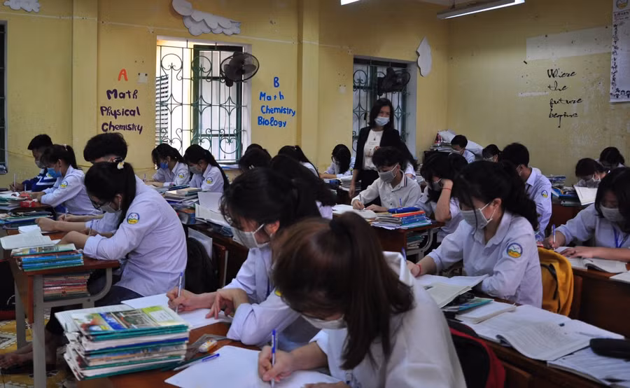 Các nhà trường tăng cường ôn luyện đầy đủ kiến thức cho HS trước ngày thi