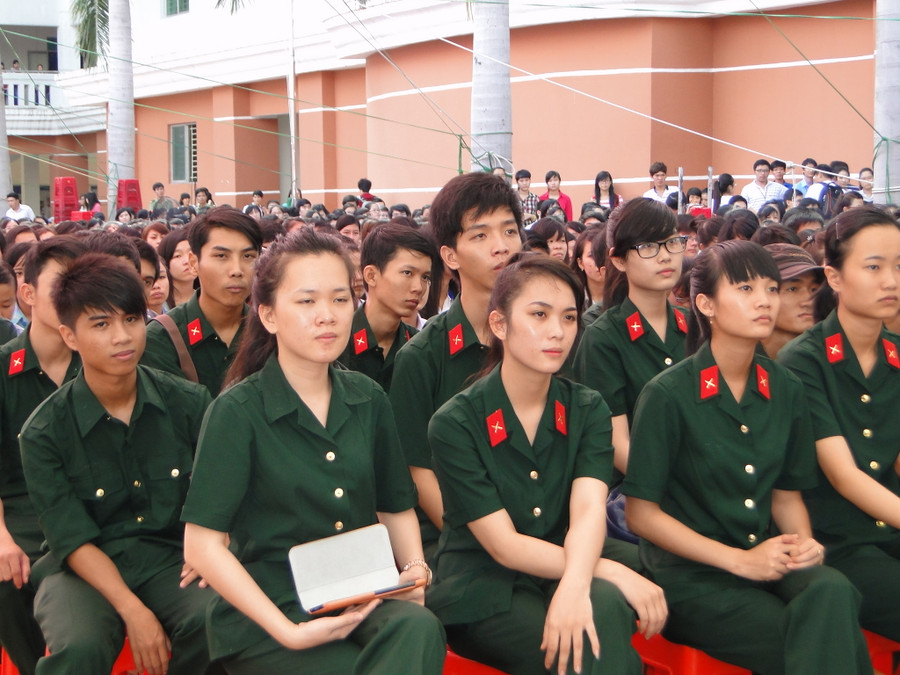 Tân SV khoa giáo dục quốc phòng của nhà trường