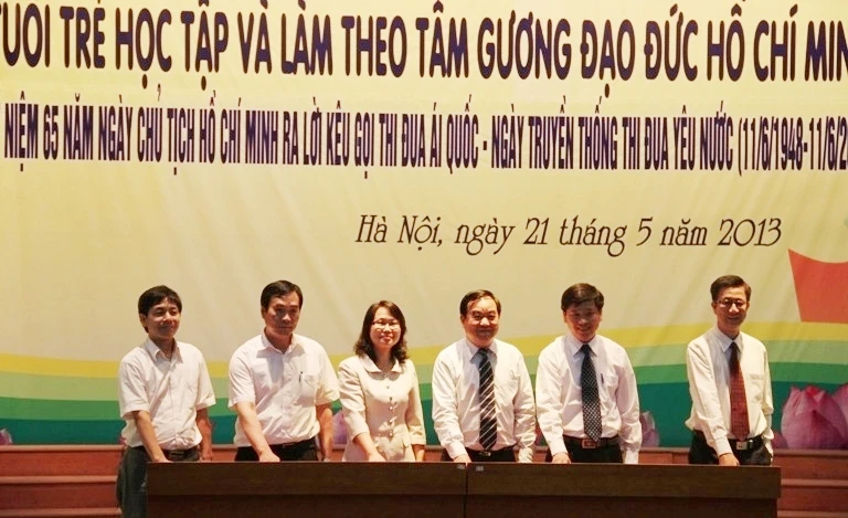 Công bố giải tập thể cuộc thi &quot;Tuổi trẻ học tập và làm theo tấm gương đạo đức Hồ Chí Minh&quot;