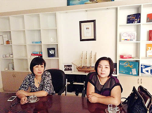 Chị Nguyễn Quỳnh Châu và chị Nguyễn Việt Hoa - Công ty TNHH XNK Vật tư ngành in (IPM)