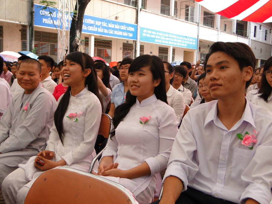 Trường ĐH Sư phạm TPHCM khai giảng