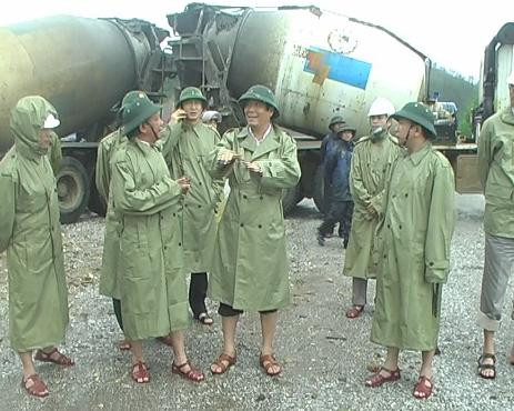 Lãnh đạo tỉnh Hà Tĩnh, lãnh đạo huyện Vũ Quang đi kiểm tra, chỉ đạo công tác PCBL sáng nay